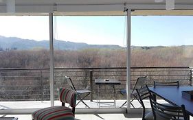 Departamento con vista al lago